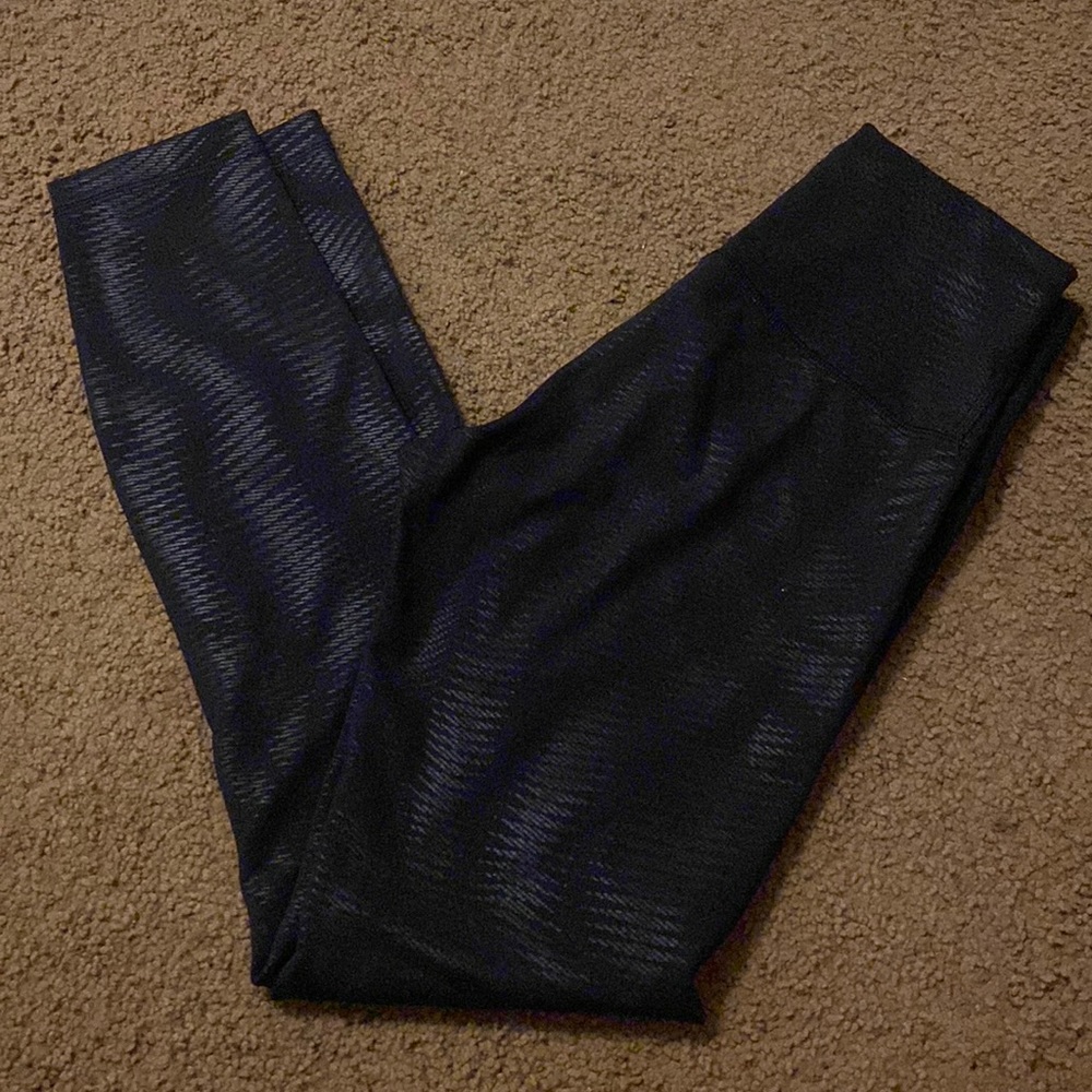 LULULEMONS!! Like new! Black with semi stripes